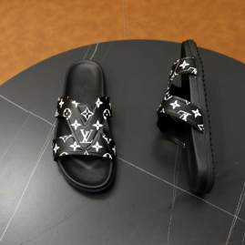 Picture of Louis Vuitton Slippers _SKULVsz38-45mnf07061247